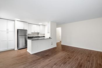 Open concept floor plan at skye at belltown apartments in seattle, wa 98121